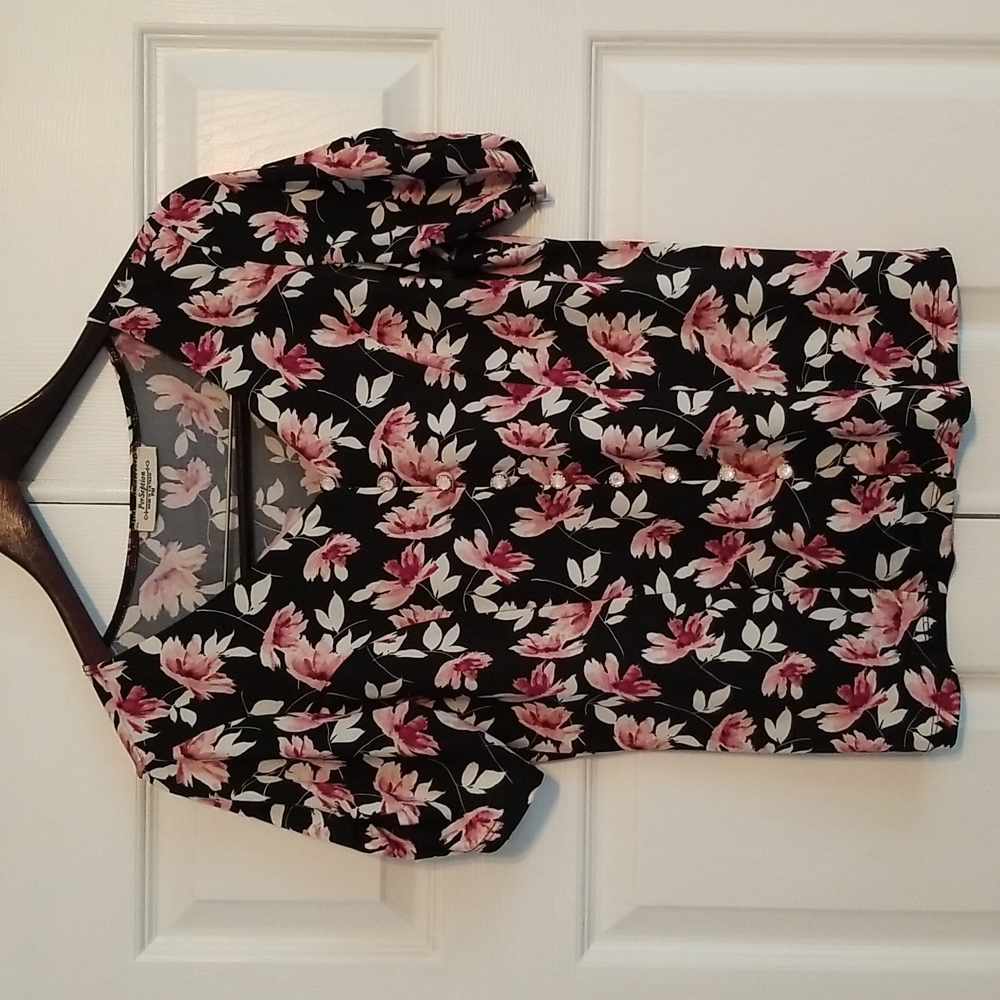 Floral top women sz M V-neck black pink blouse